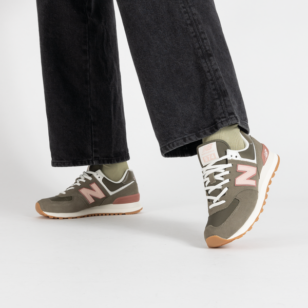 NEW BALANCE 574 KAKI GRIJS ROZE SNEAKERS DAMES Courir
