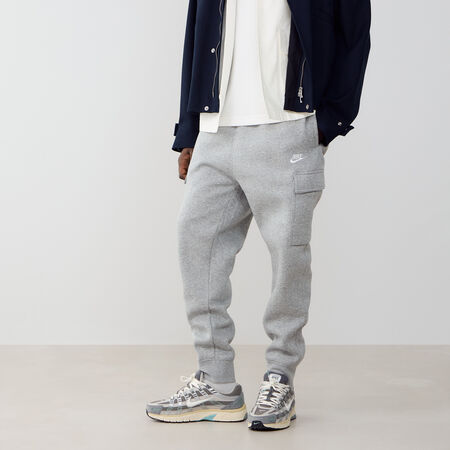 NIKE PANT CARGO CLUB GRIS HEREN