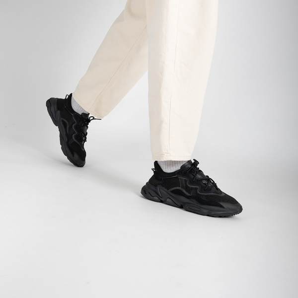 ADIDAS ORIGINALS OZWEEGO ZWART ZWART SNEAKERS HEREN Courir