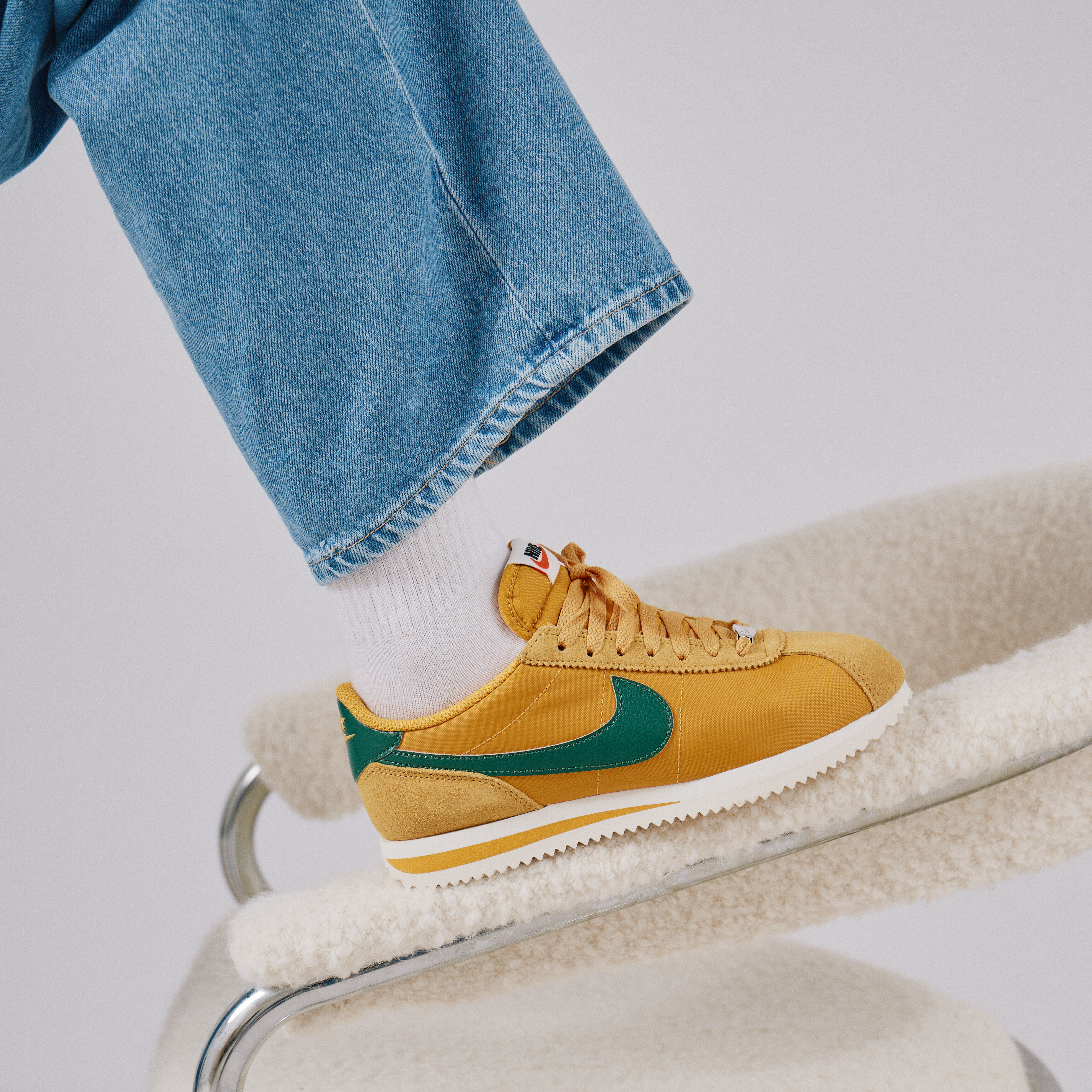 NIKE CORTEZ NYLON GEEL GROEN SNEAKERS DAMES Courir