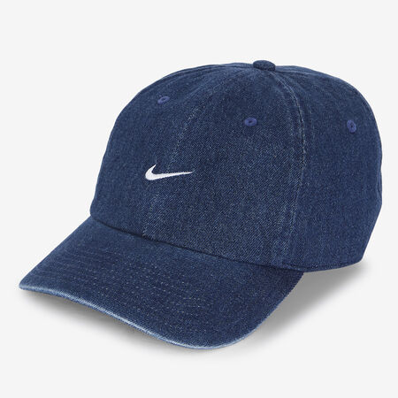 NIKE CASQUETTE DENIM SMALL LOGO MARINEBLAUW/WIT HEREN
