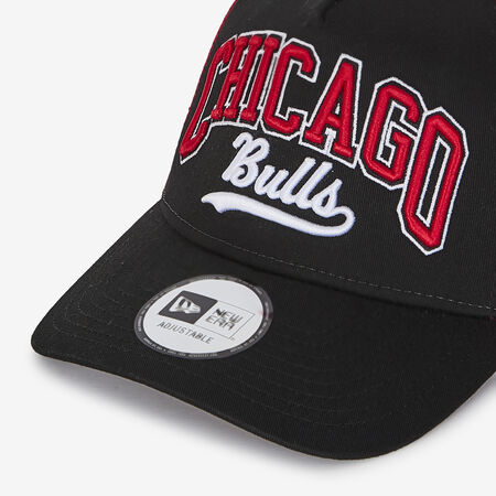 NEW ERA TRUCKER EFRAME CHICAGO BULLS ZWART HEREN