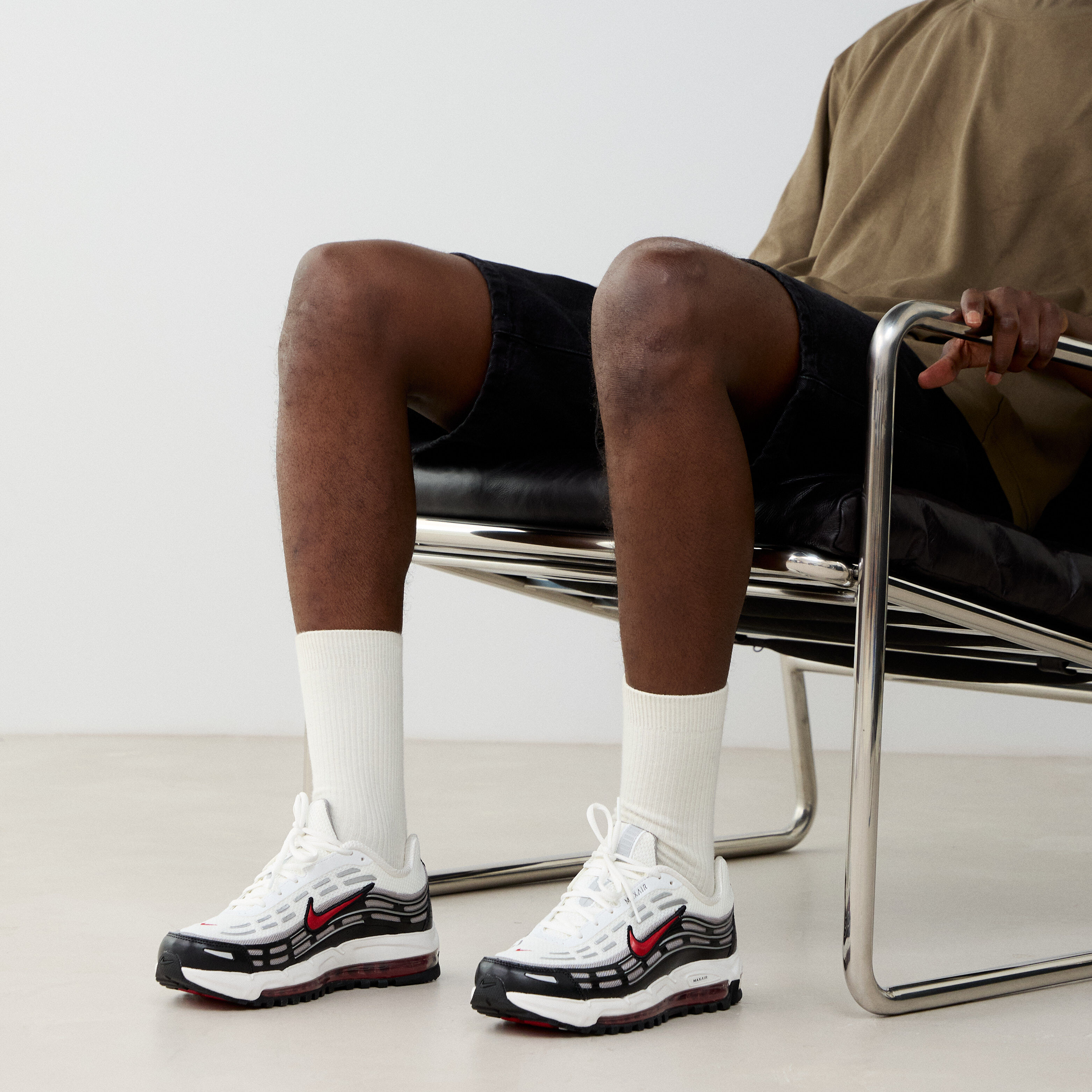 red nike air max outfit