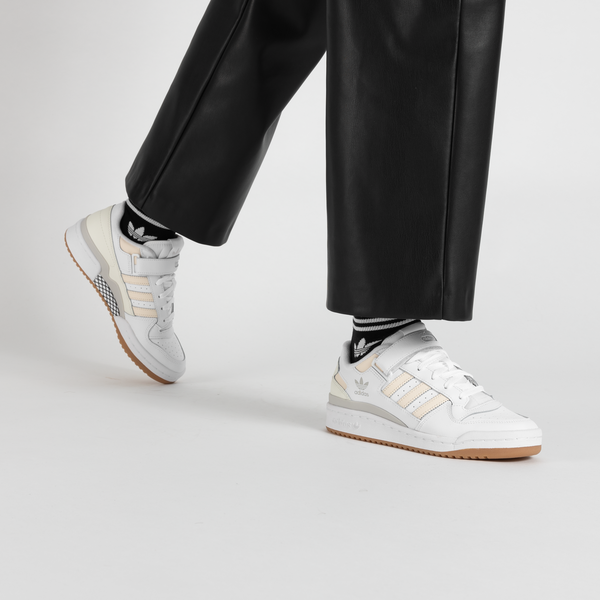 Adidas originals forum low trainers deals