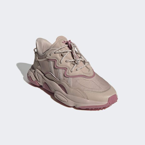 Wees Arashigaoka Uitgestorven ADIDAS ORIGINALS OZWEEGO SHOES Wonder Taupe Pink Strata /Wonder Taupe -  SNEAKERS FEMME | Courir.com