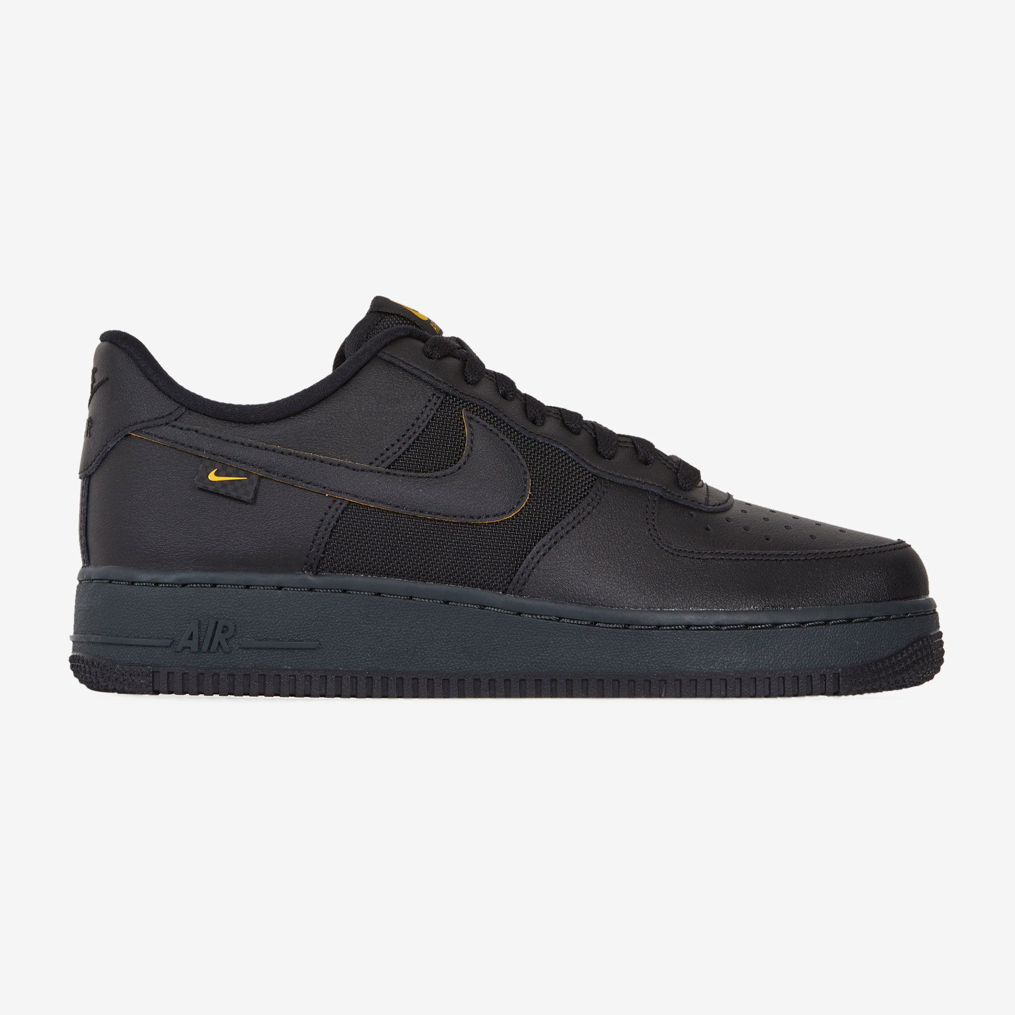 NIKE AIR FORCE 1 LOW ZWART GEEL SNEAKERS HEREN Courir