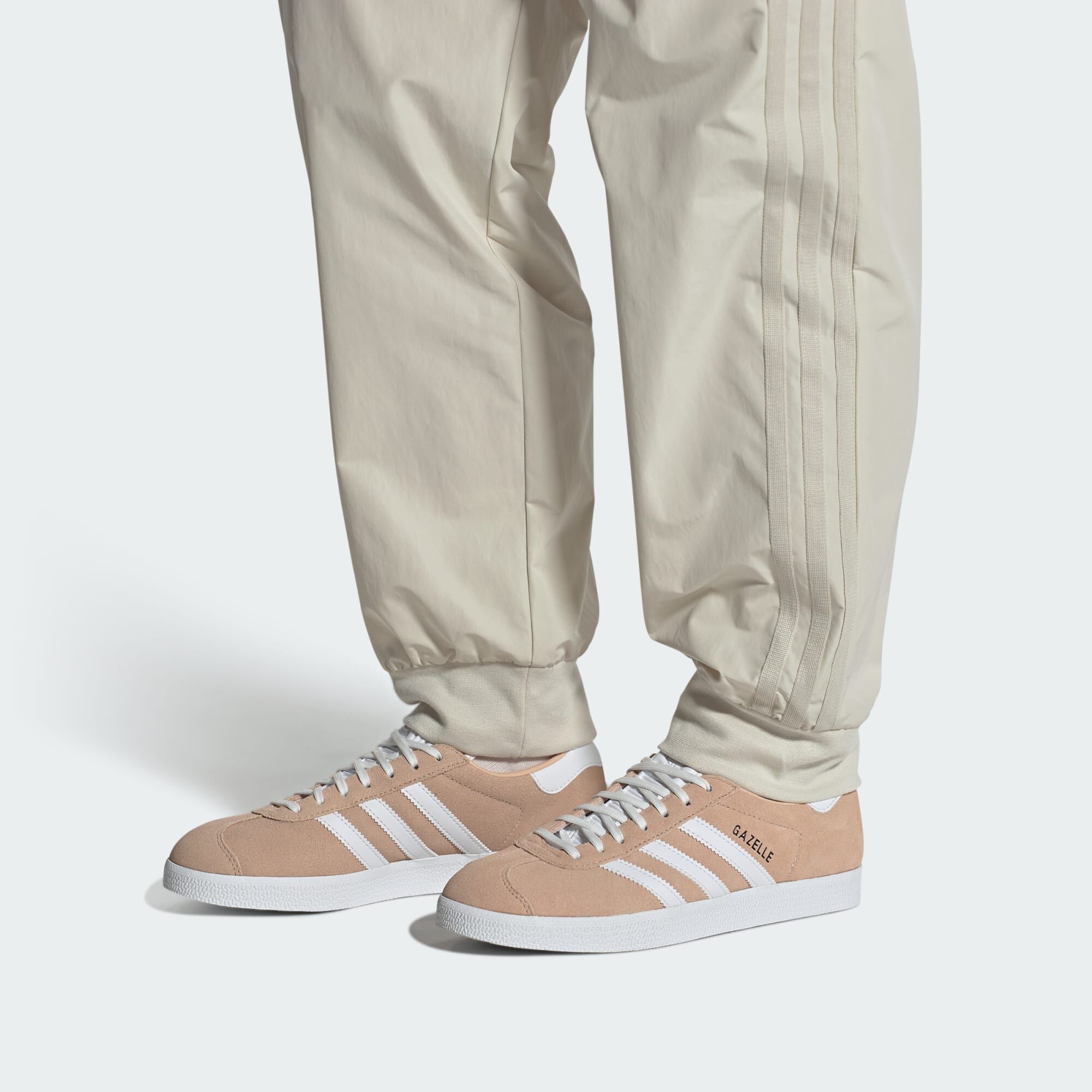 Adidas originals gazelle sneakers in blush deals