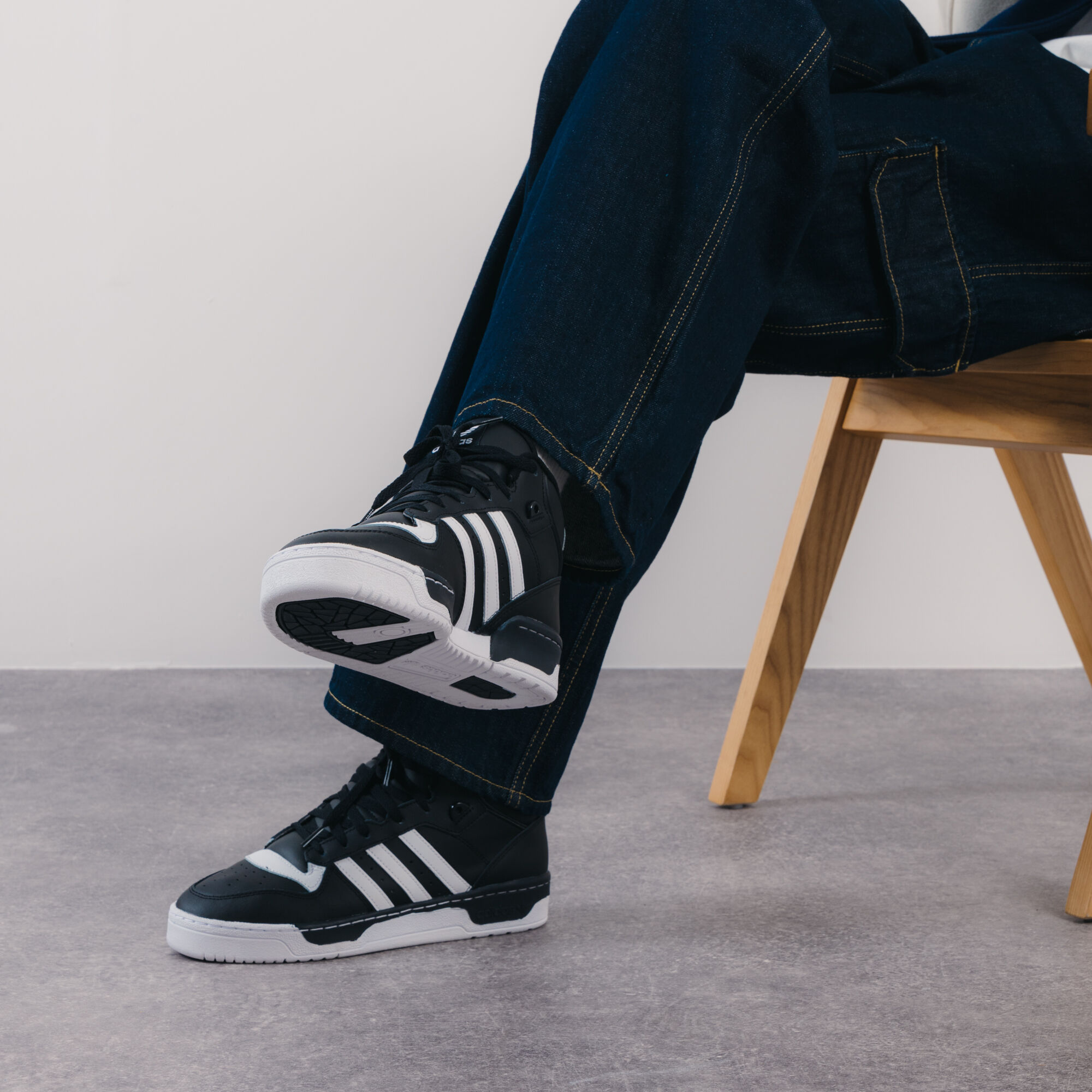 Adidas rivalry mid store