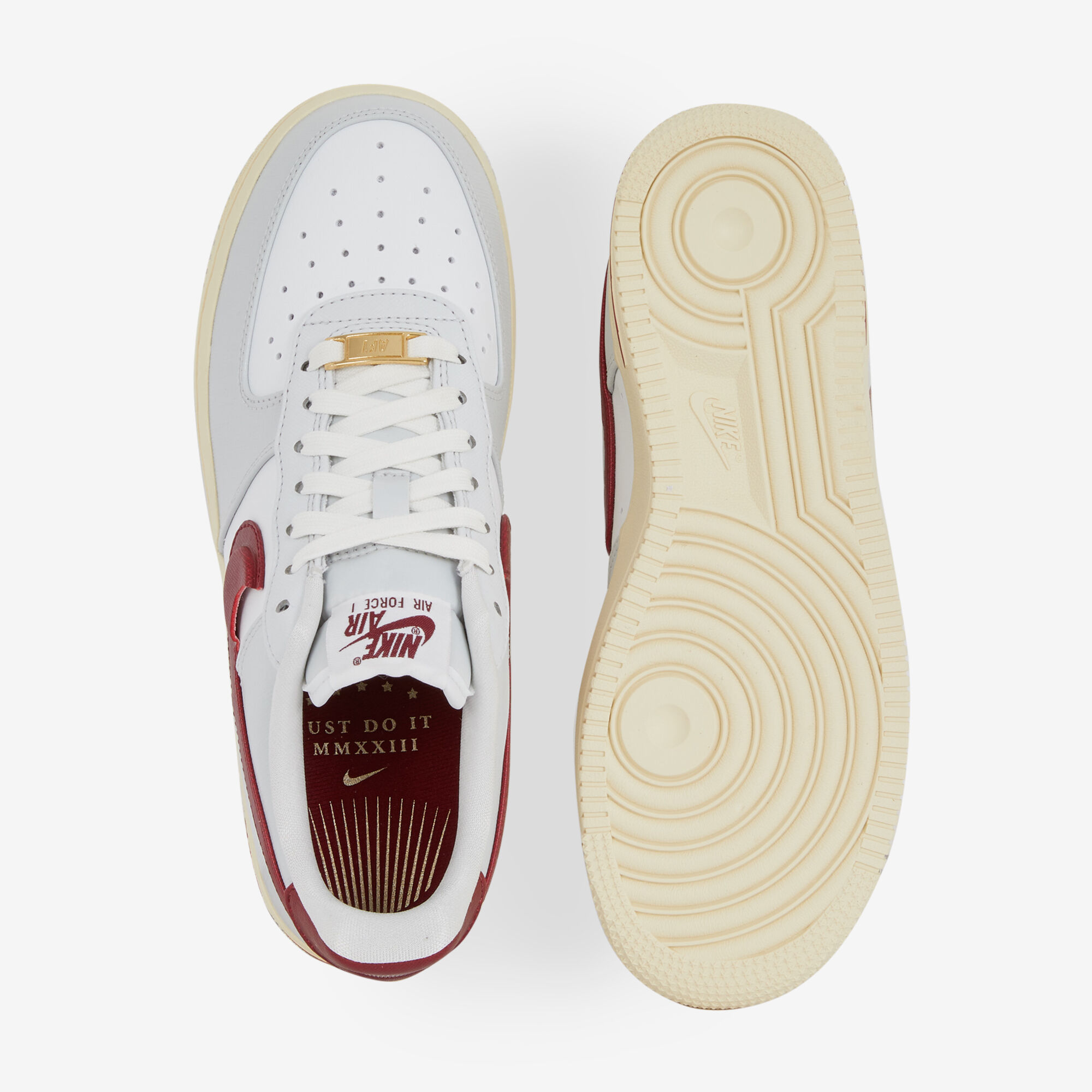 NIKE AIR FORCE 1 LOW GRIJS BORDEAUXROOD SNEAKERS DAMES Courir