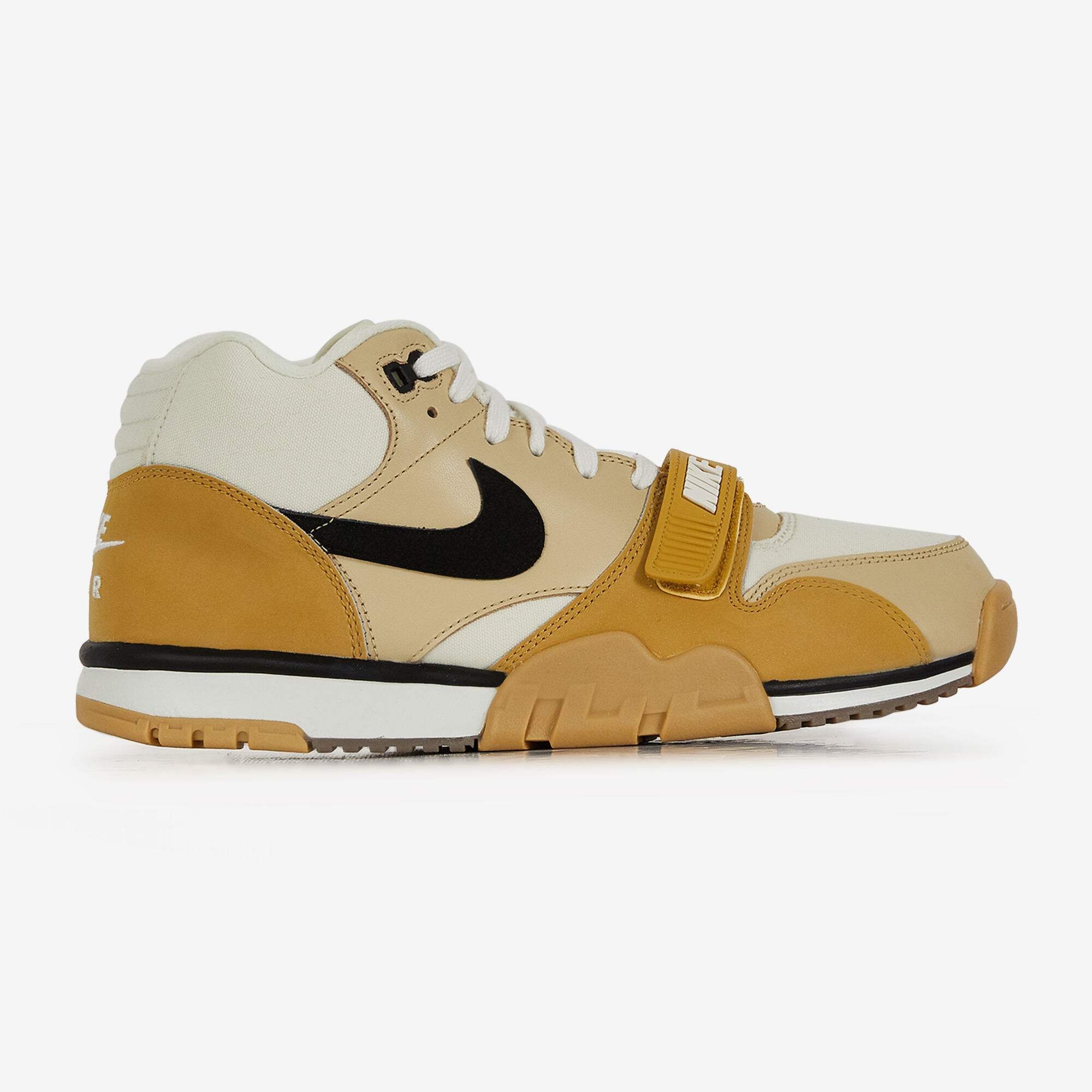 Nike schoenen heren bruin 2025