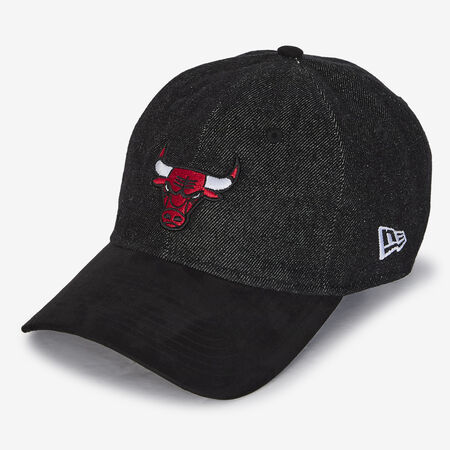 NEW ERA 9TWENTY CHICAGO BULLS DENIM ZWART/ROOD HEREN