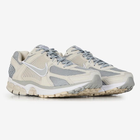 NIKE zoom vomero ZOOM VOMERO 5 SUEDE GRIJS/BEIGE HEREN