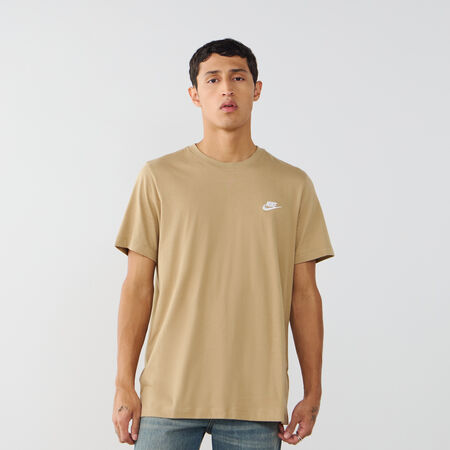 NIKE TEE SHIRT CLUB BRUIN/WIT HEREN