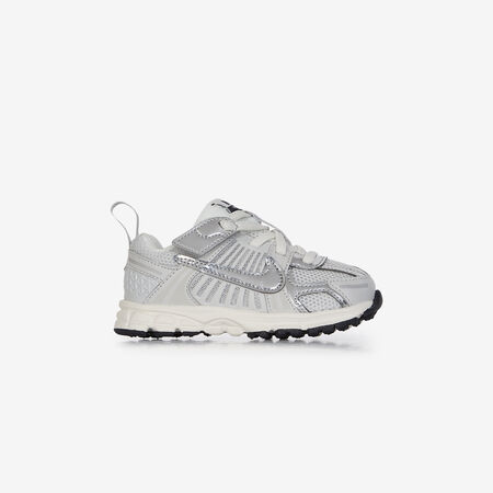 NIKE ZOOM VOMERO 5 CHROME ZILVER/BEIGE BABY