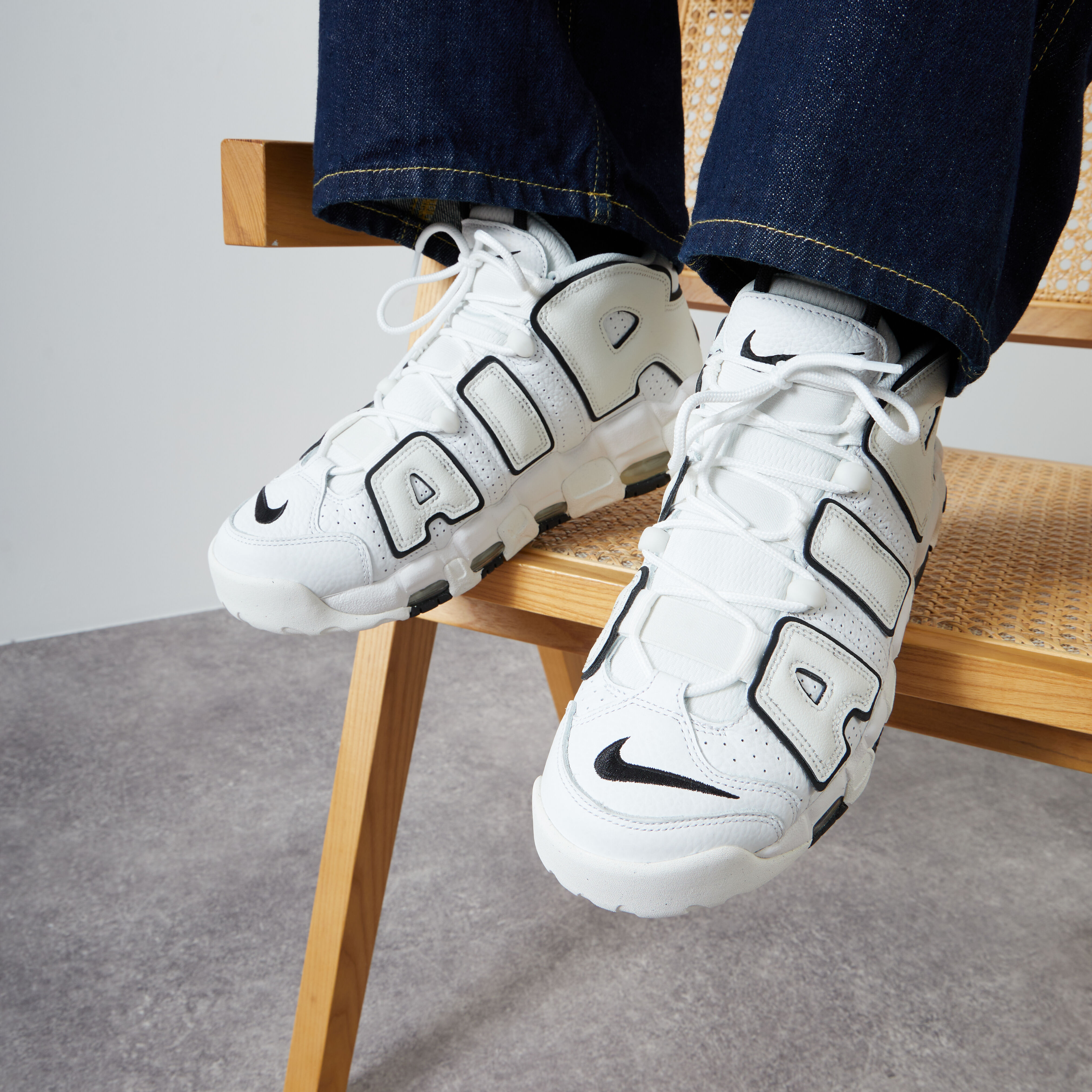 NIKE AIR MORE UPTEMPO '96 WIT/ZWART - SNEAKERS HEREN | Courir.com