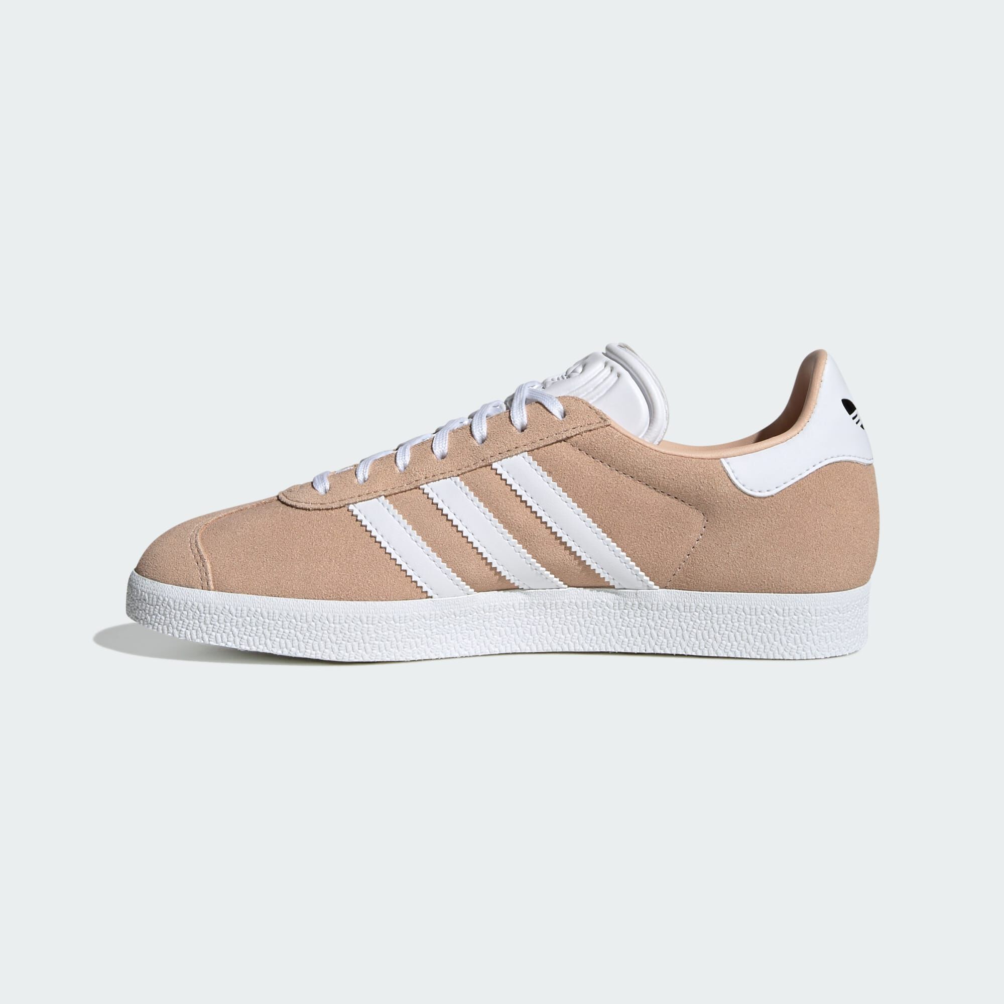 Adidas originals gazelle sneakers in blush deals