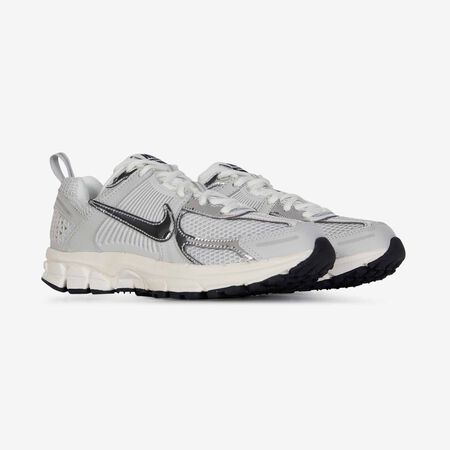 NIKE zoom vomero ZOOM VOMERO 5 CHROME ZILVER/BEIGE JUNIOR