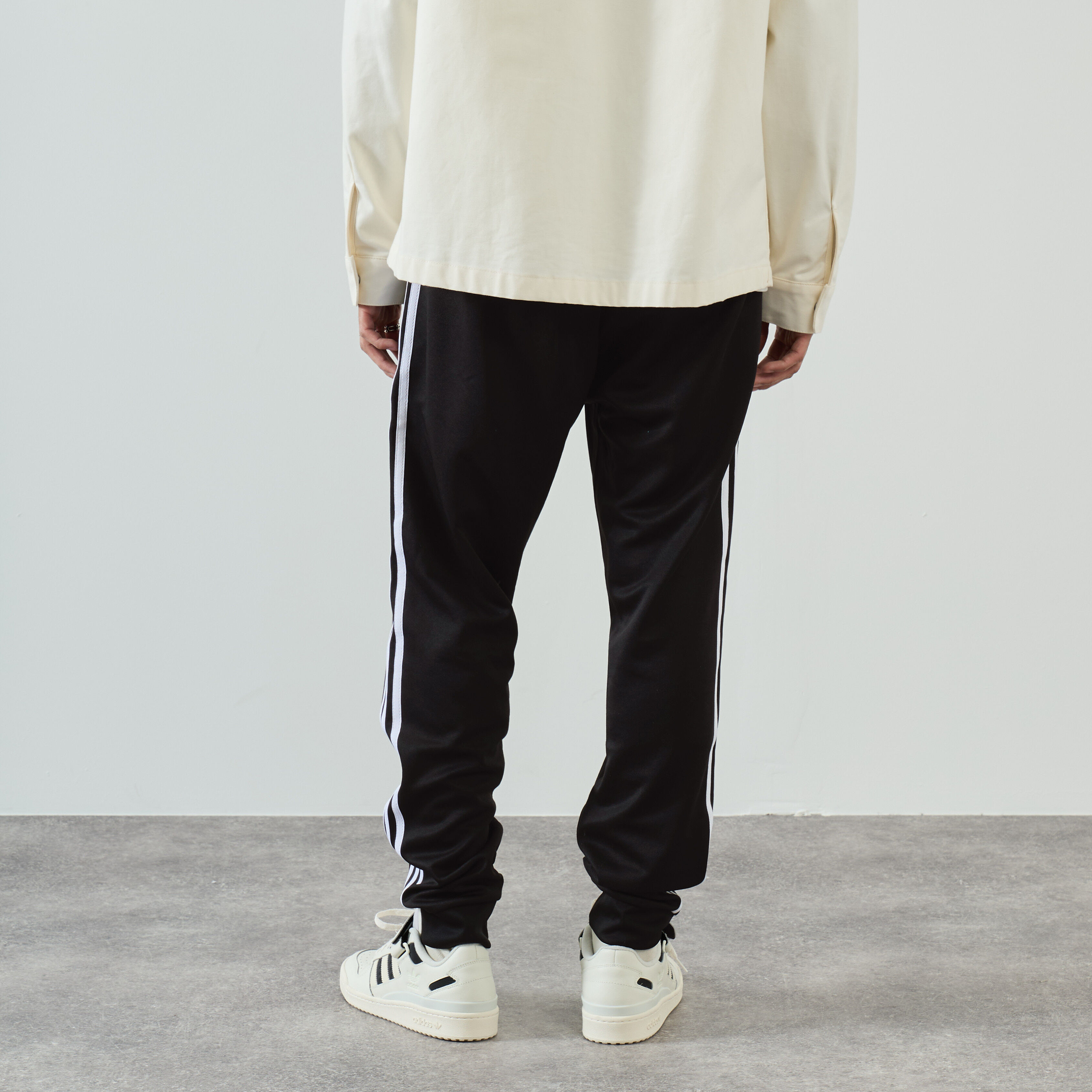Adidas originals discount superstar joggers