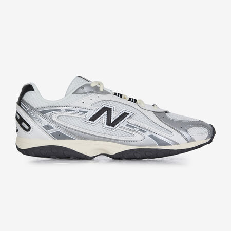 NEW BALANCE 204 WIT/ZWART DAMES