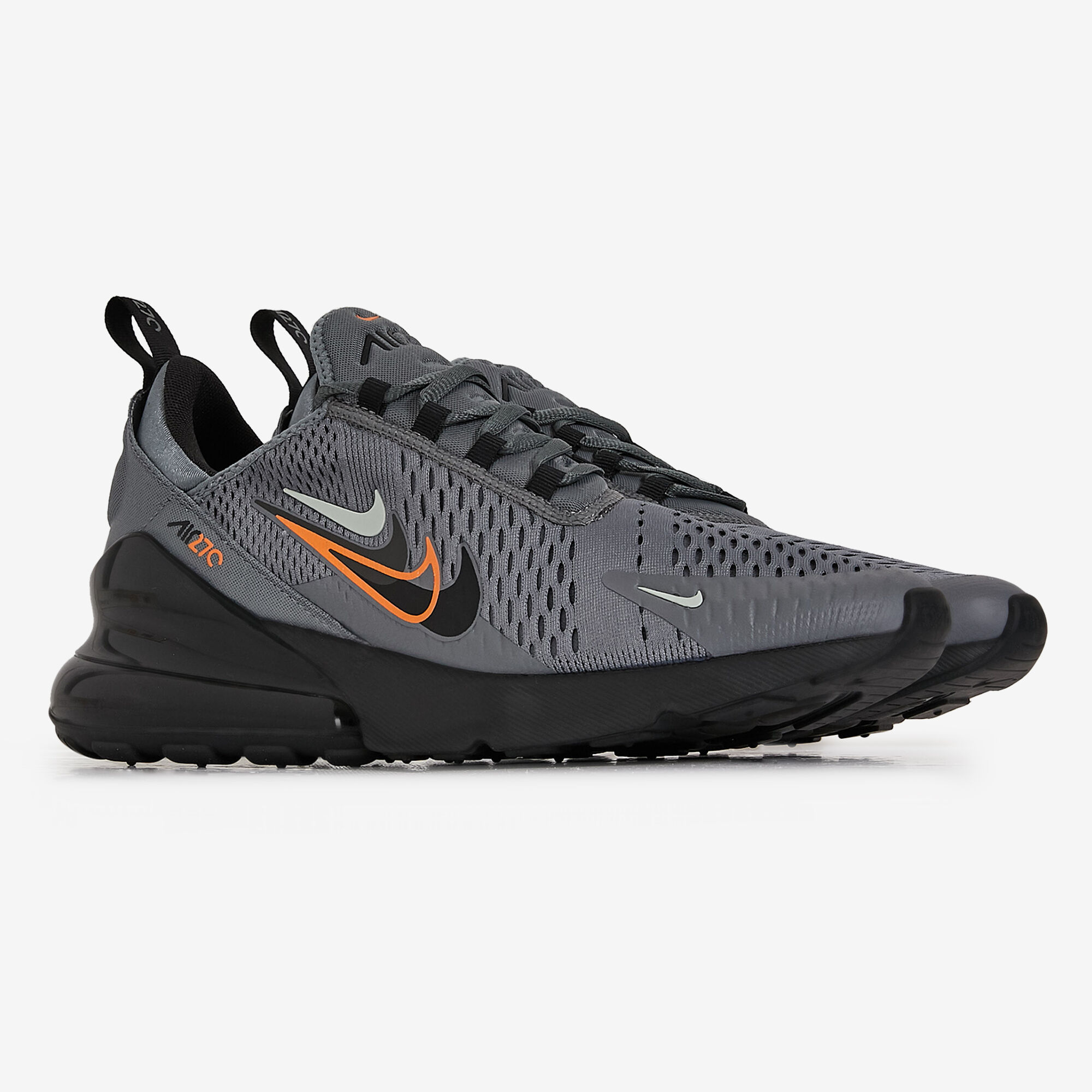 AIR MAX 270