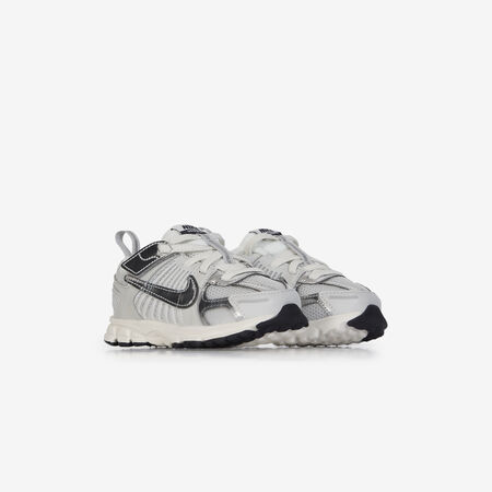 NIKE ZOOM VOMERO 5 CHROME ZILVER/BEIGE BABY