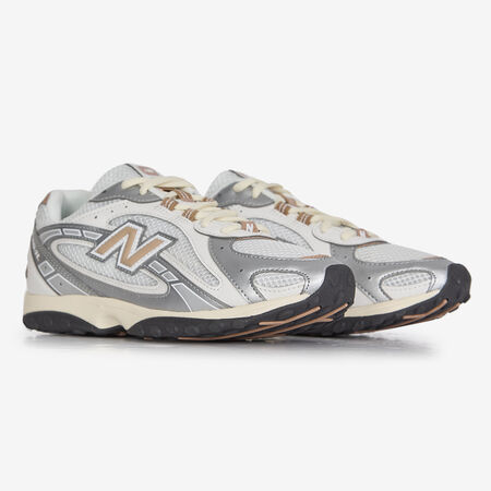 NEW BALANCE 204 WIT/BEIGE DAMES