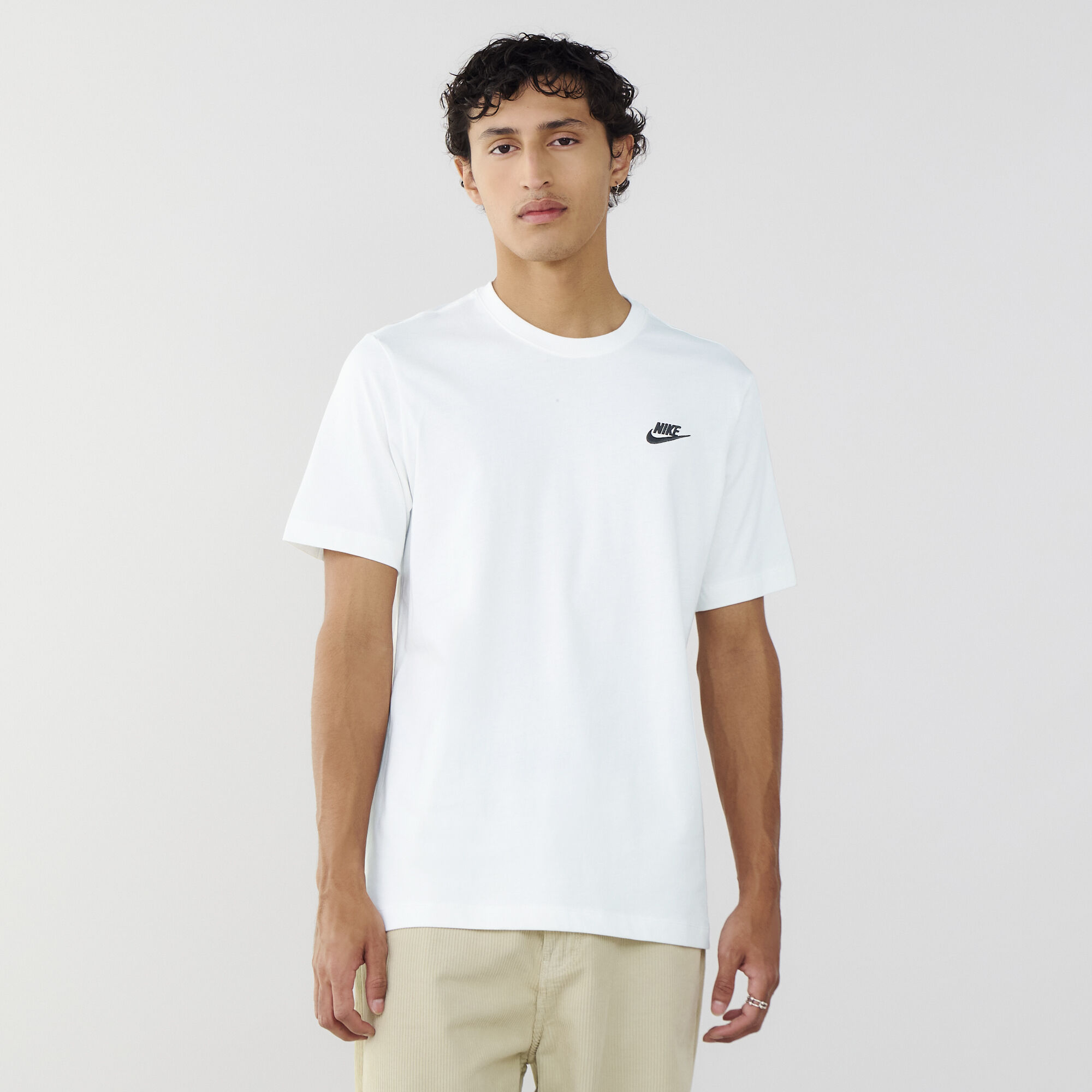 NIKE TEE SHIRT CLUB WIT T SHIRT HEREN Courir