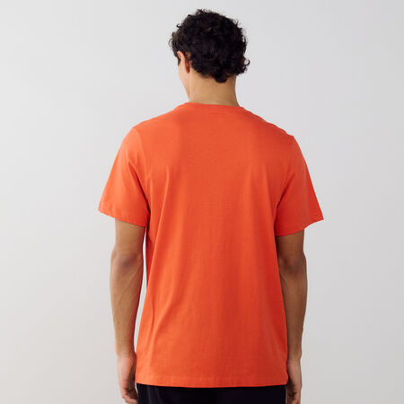 NIKE TEE SHIRT CLUB ORANJE/WIT HEREN