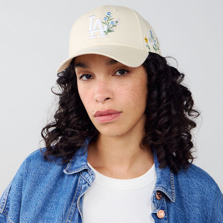 NEW ERA 9FORTY WOMEN LA FLORAL EMBROIDERY BEIGE/WIT DAMES
