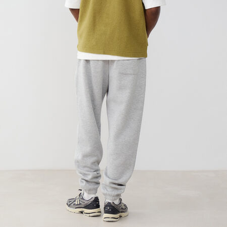 NEW BALANCE PANT JOGGER SMALL LOGO GRIJS/WIT HEREN