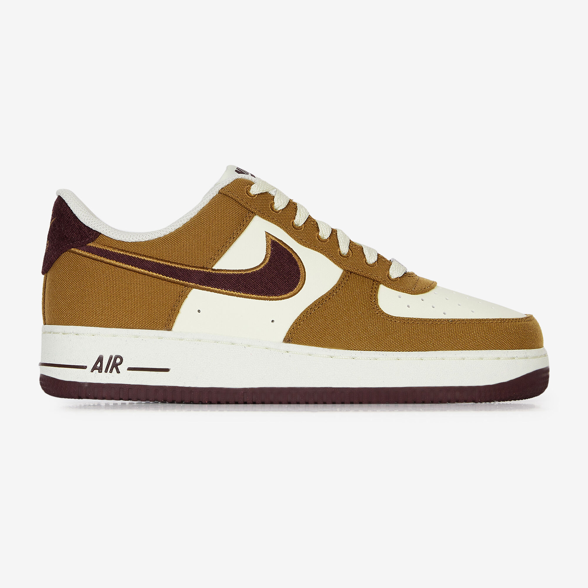 NIKE AIR FORCE 1 LOW BRUIN BEIGE SNEAKERS HEREN Courir