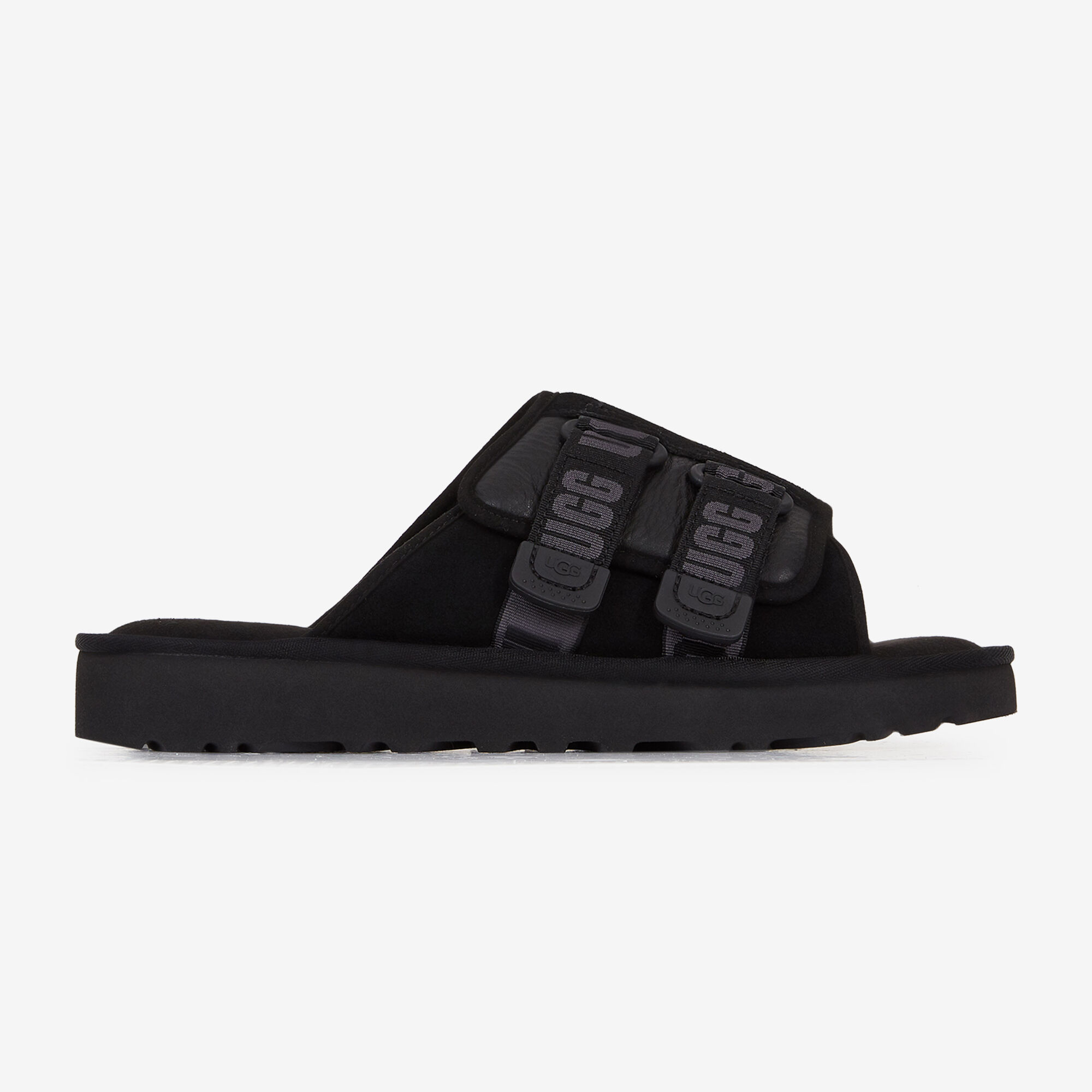 Sneakers et baskets UGG ZWART in Promotie Courir