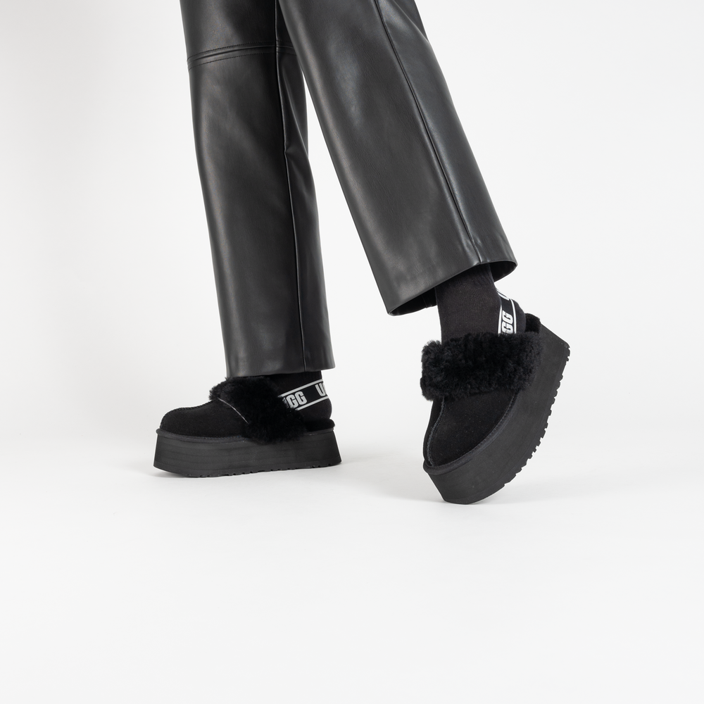 UGG FUNKETTE ZWART - SNEAKERS DAMES | Courir.nl