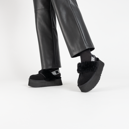 UGG FUNKETTE ZWART - SNEAKERS DAMES | Courir.nl