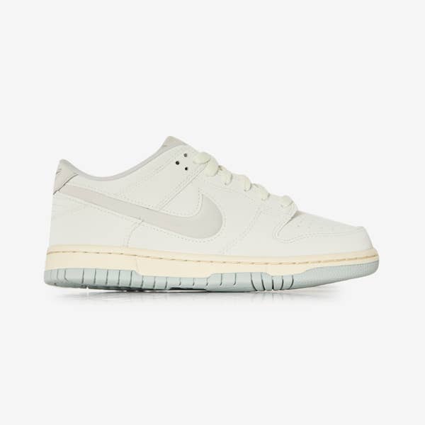 DUNK LOW PUFFED SWOOSH