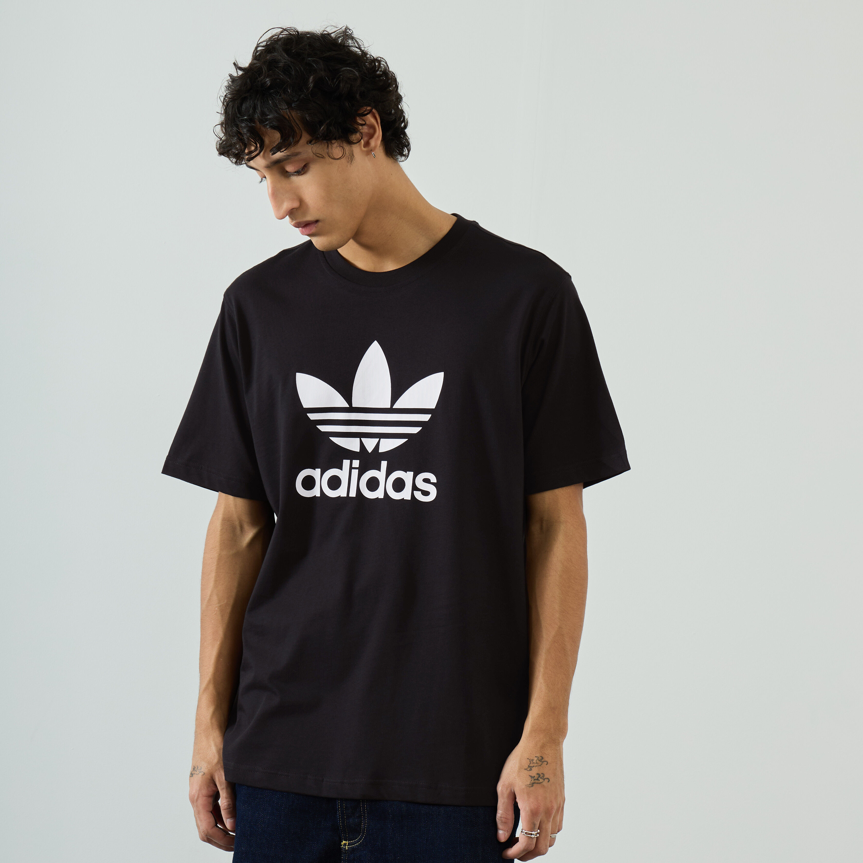 ADIDAS ORIGINALS TEE SHIRT CLASSIC TREFOIL ZWART T SHIRT HEREN Courir