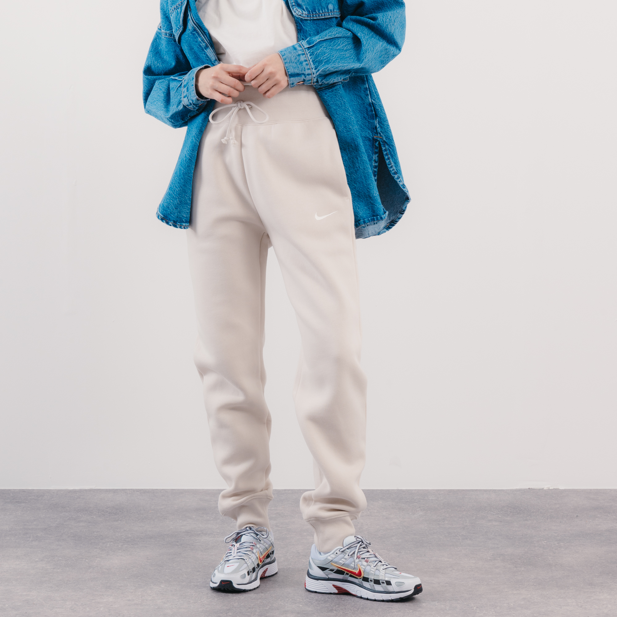 Nike beige joggers cheap