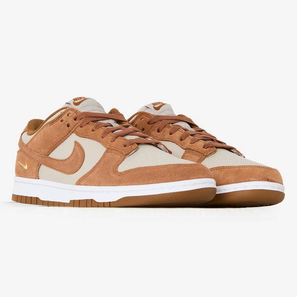 DUNK LOW SUEDE MINI SWOOSH