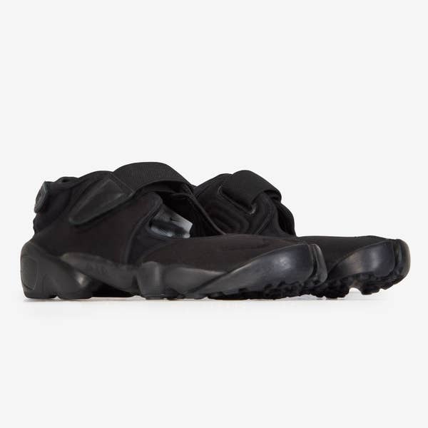 AIR RIFT